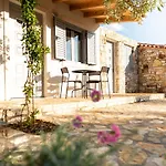 Janakis Garden Livadi Beach
